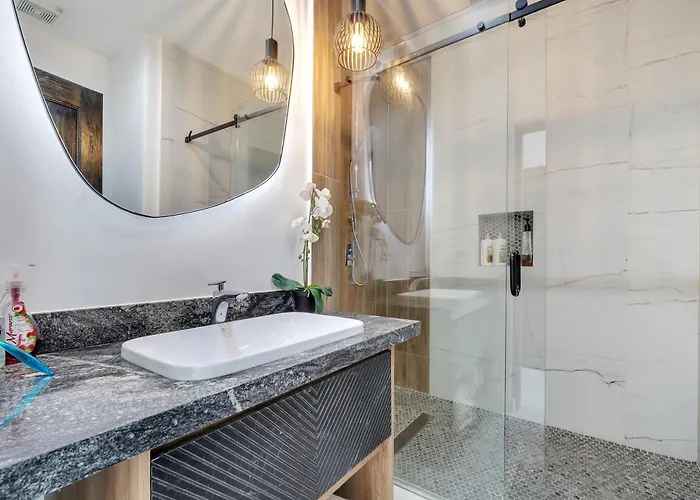 #marbella Lane - Coastal Elegance With Pool *