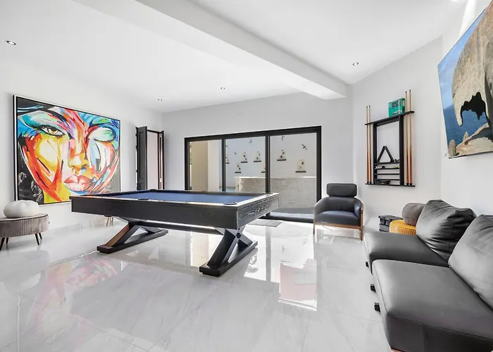 #marbella Lane - Coastal Elegance With Pool