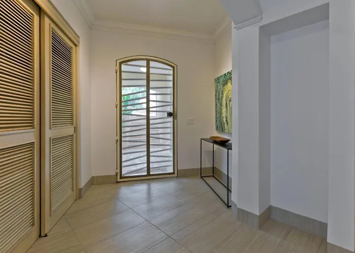 #marbella Lane - Coastal Elegance With Pool *